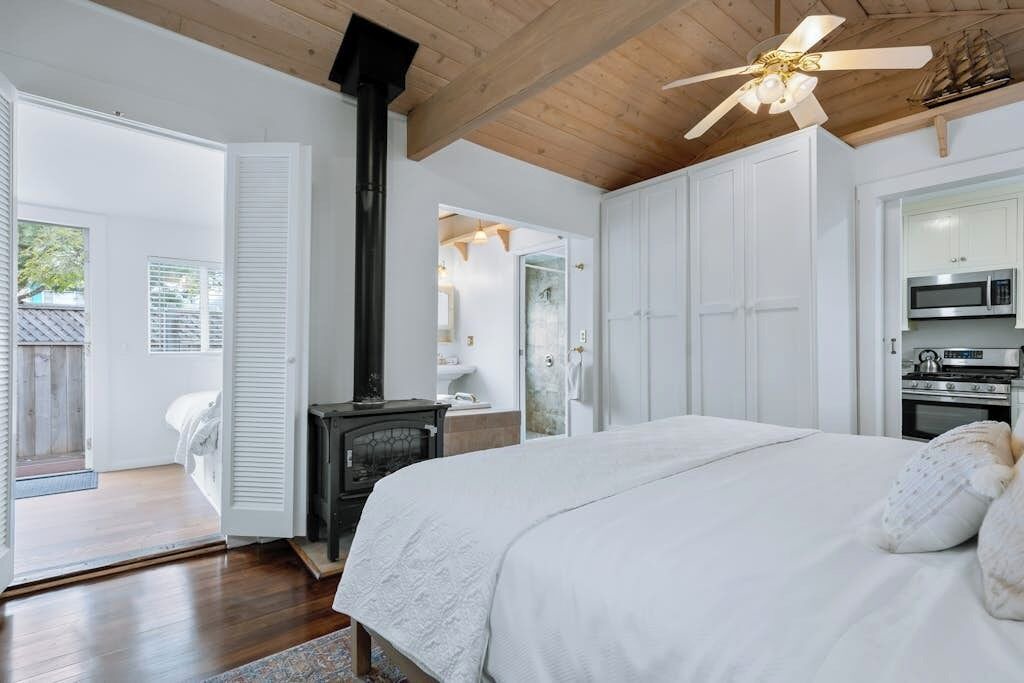 Photo of Bedroom in East Beach