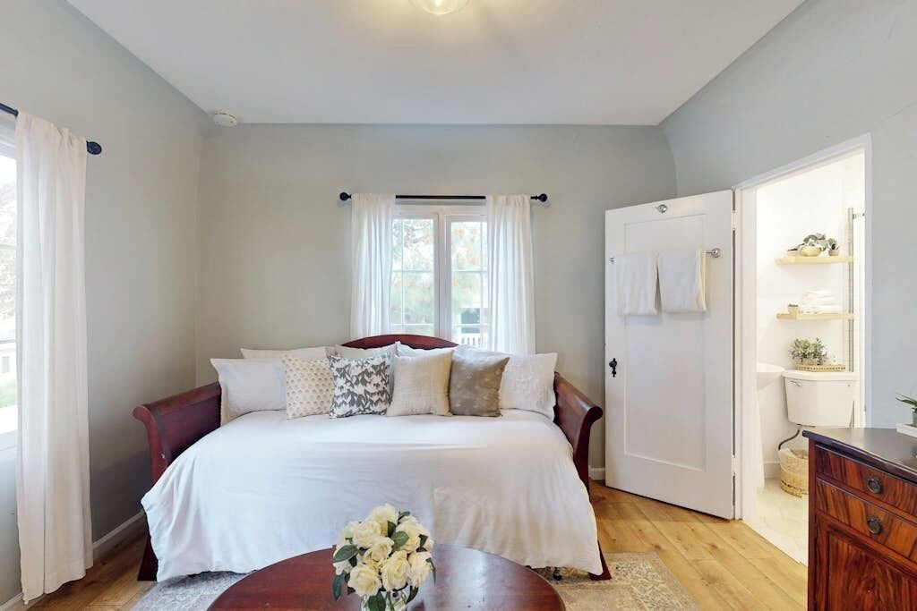 Photo of Bedroom in East Beach