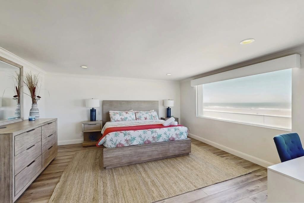Photo of Bedroom in Hollywood Beach