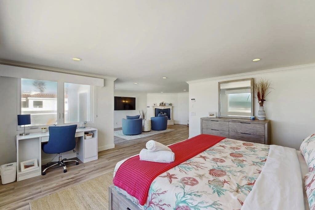 Photo of Bedroom in Hollywood Beach