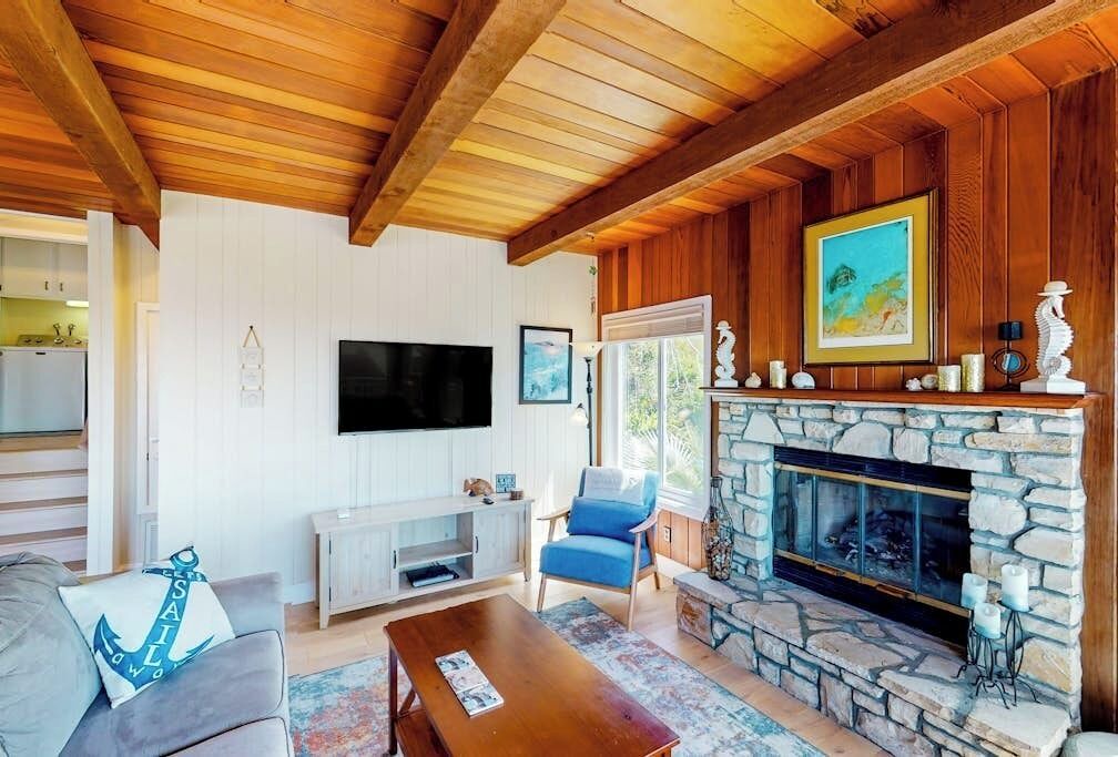 Photo of Livingroom in Marine Terrace