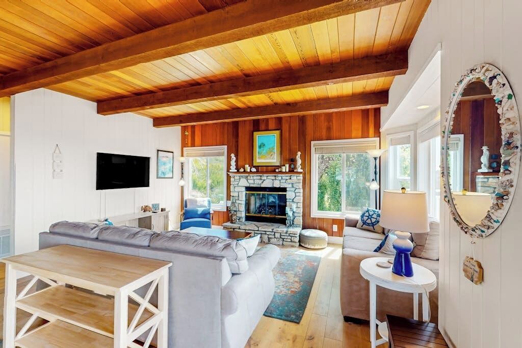 Photo of Livingroom in Marine Terrace