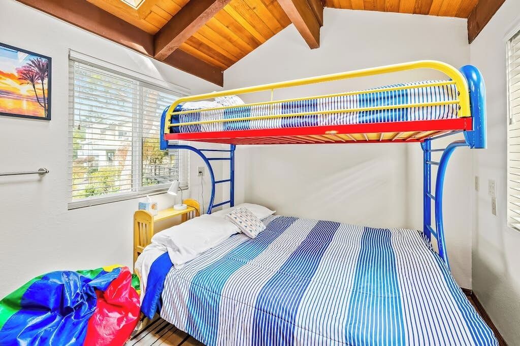 Photo of Bedroom in Marine Terrace