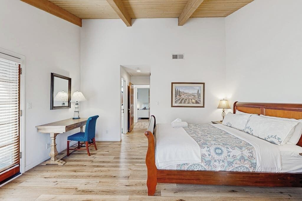 Photo of Bedroom in East Beach