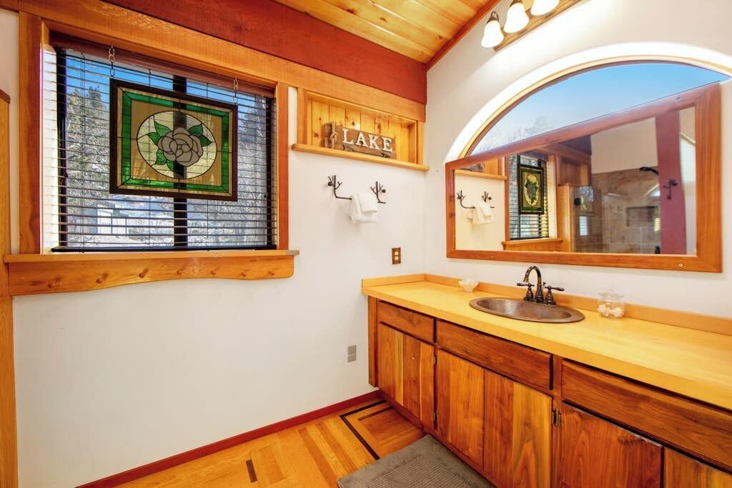 Photo of Bathroom in Green Valley Lake