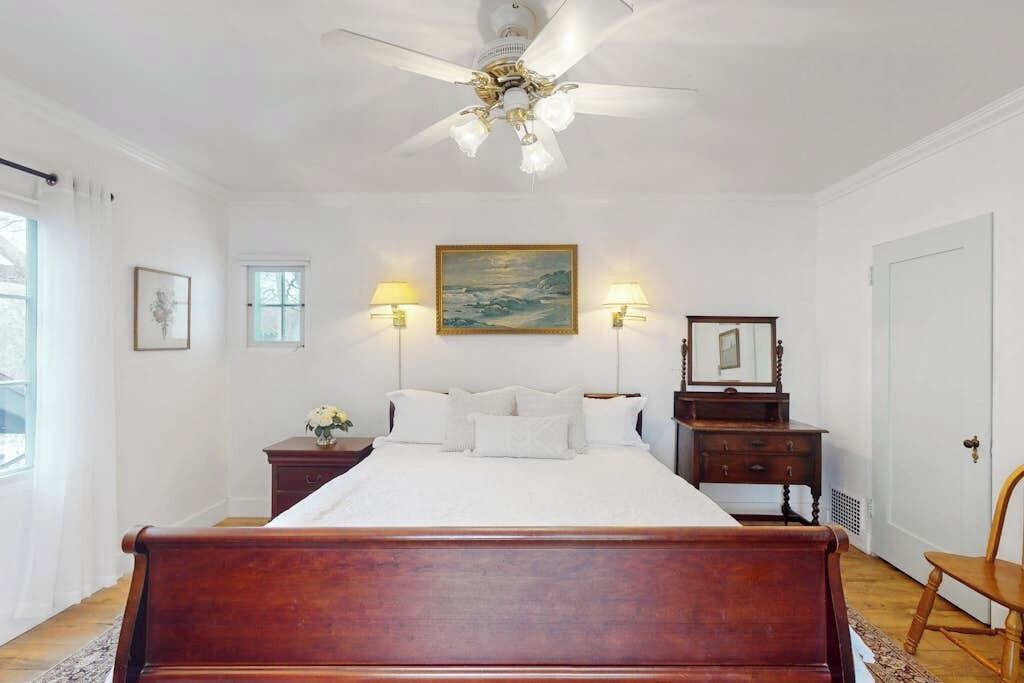 Photo of Bedroom in East Beach