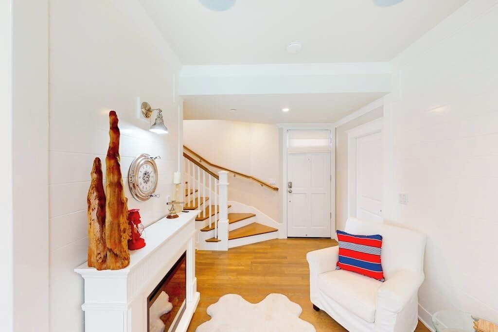 Photo of Livingroom in Old Towne