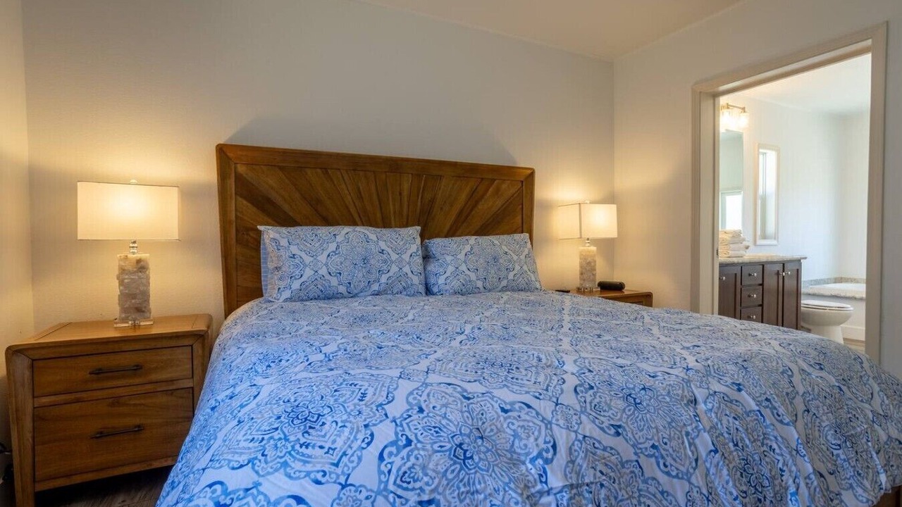 Photo of Bedroom in Crowley Lake