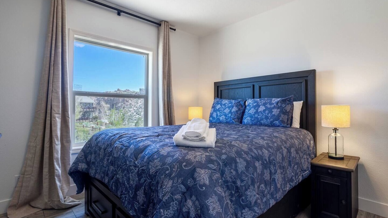 Photo of Bedroom in Crowley Lake
