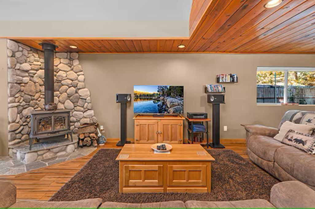 Photo of Livingroom in Bass Lake
