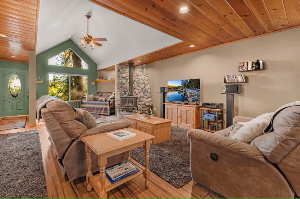 Photo of Livingroom in Bass Lake