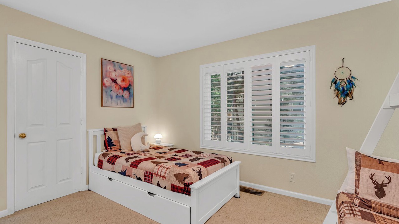 Photo of Bedroom in Yosemite West