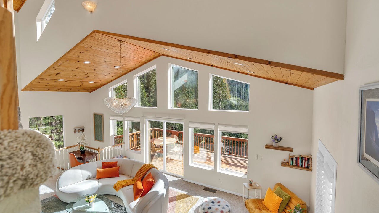 Photo of Livingroom in Yosemite West