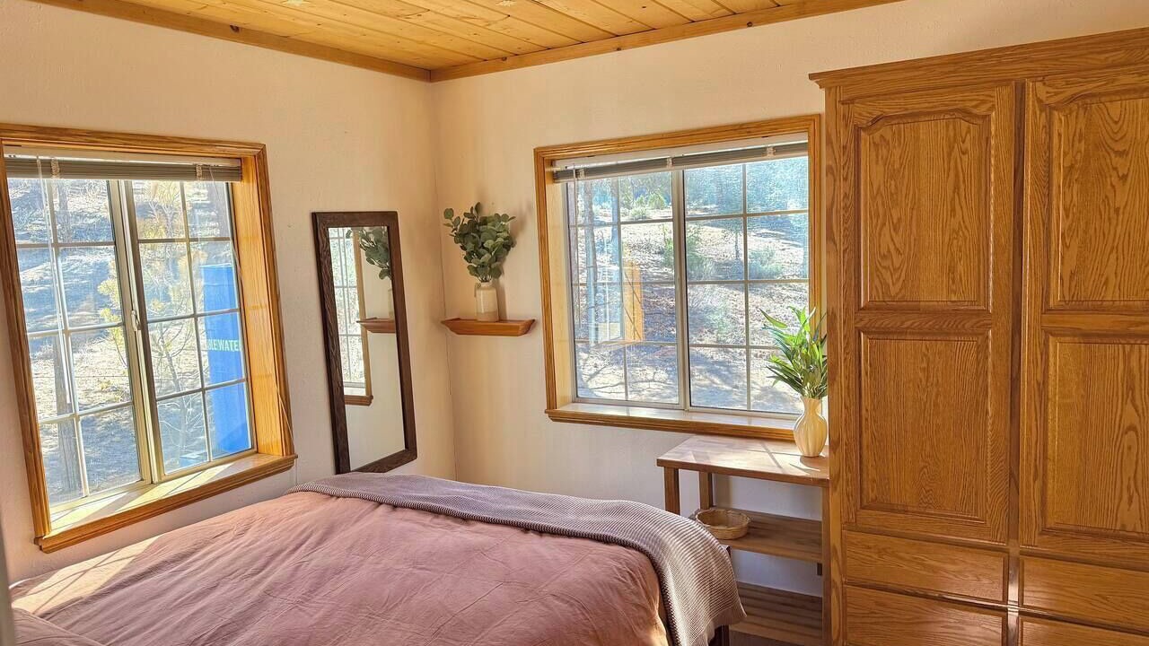 Photo of Bedroom in Inyokern