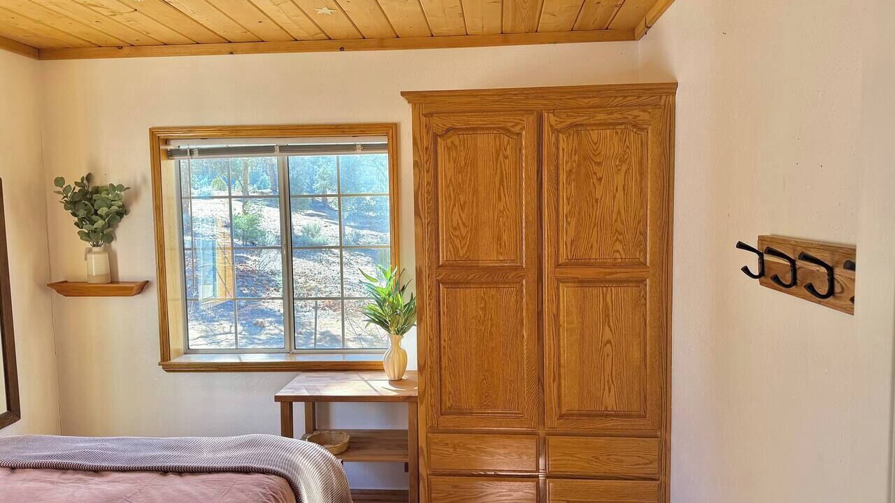 Photo of Bedroom in Inyokern