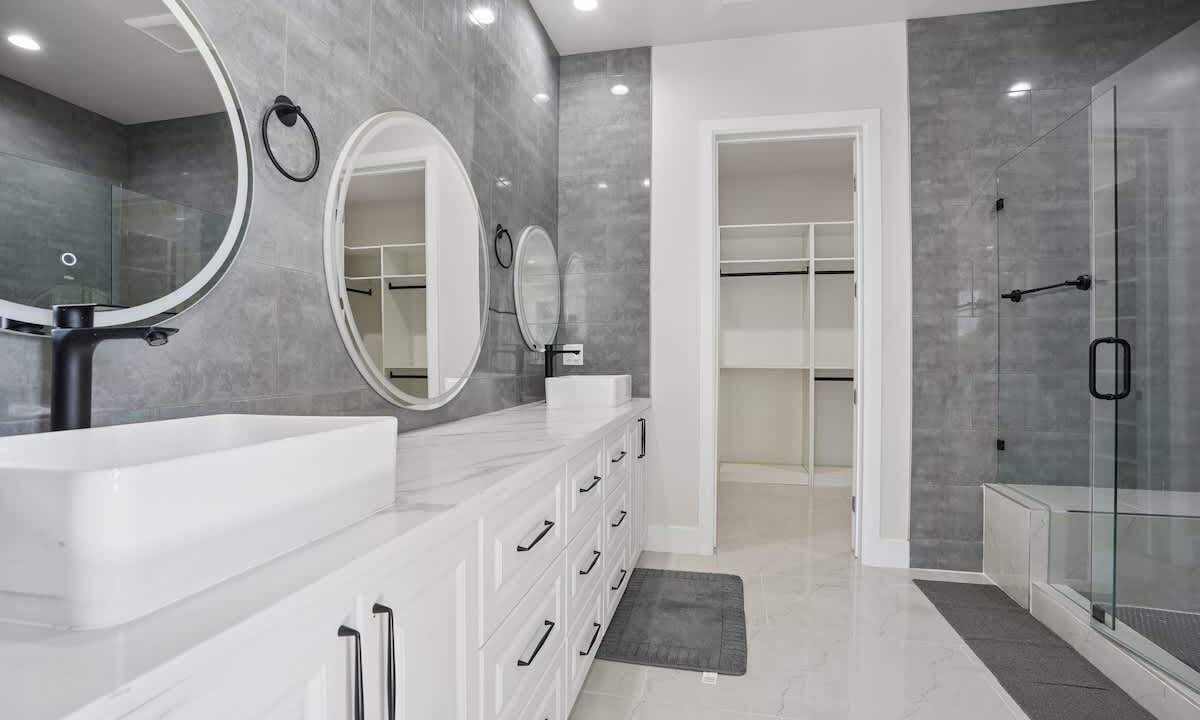 Photo of Bathroom in Lodi