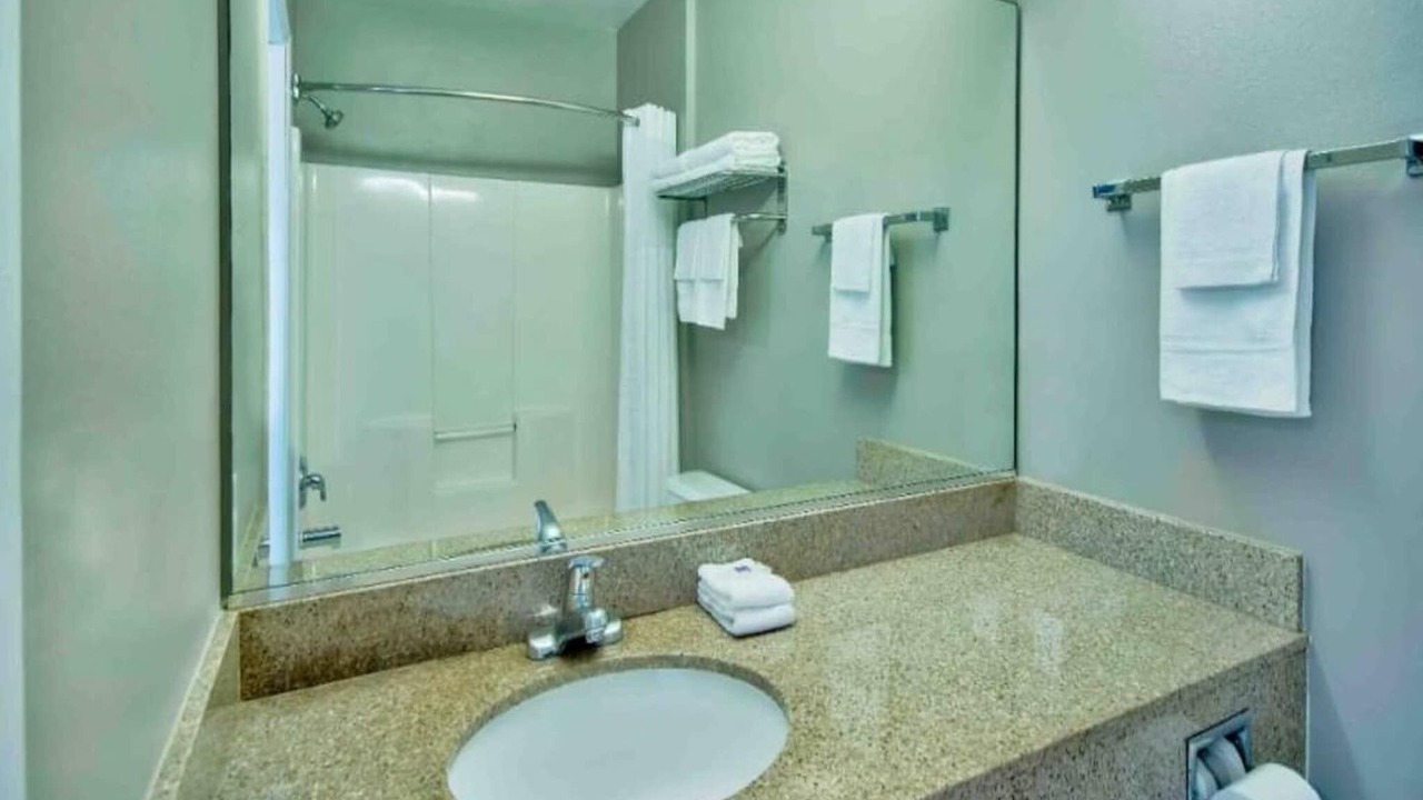 Photo of Bathroom in Oildale