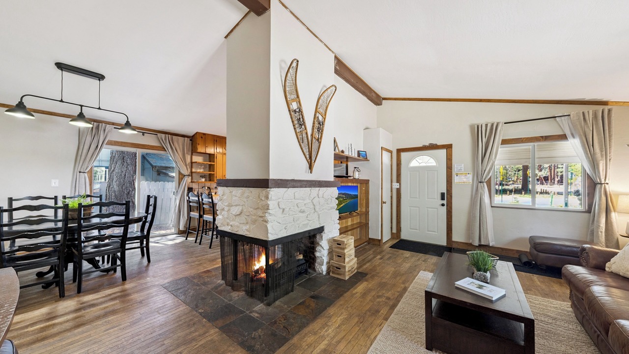 Photo of Livingroom in Sierra Tract