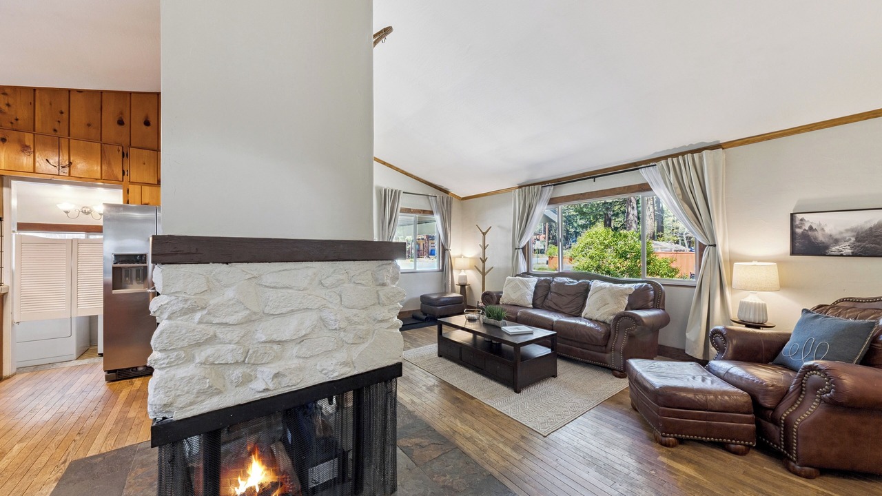 Photo of Livingroom in Sierra Tract
