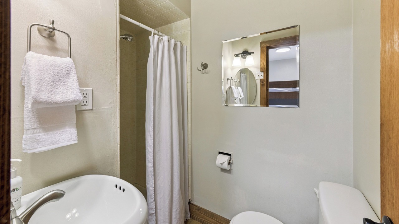 Photo of Bathroom in Sierra Tract