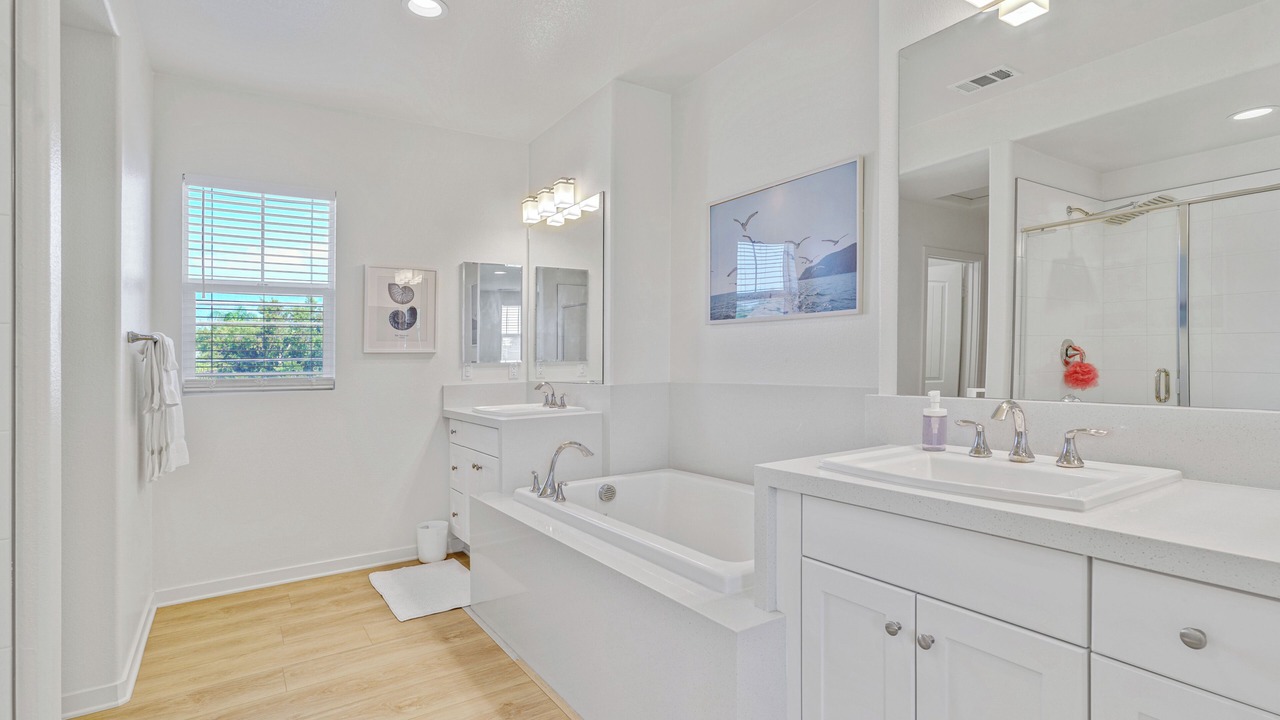 Photo of Bathroom in Harbor Gateway South