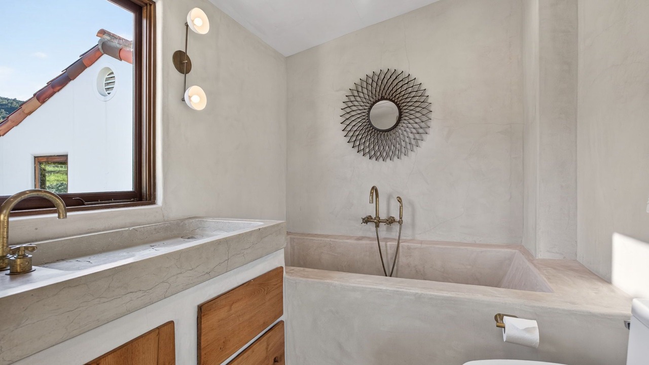 Photo of Bathroom in Ventura County