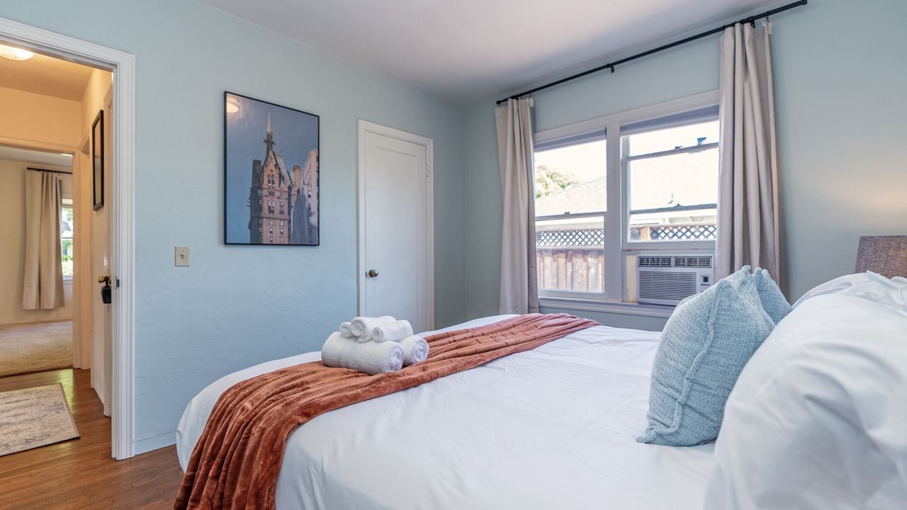 Photo of Bedroom in Loyola