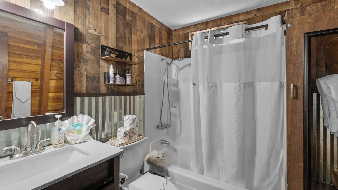 Photo of Bathroom in Woodlands