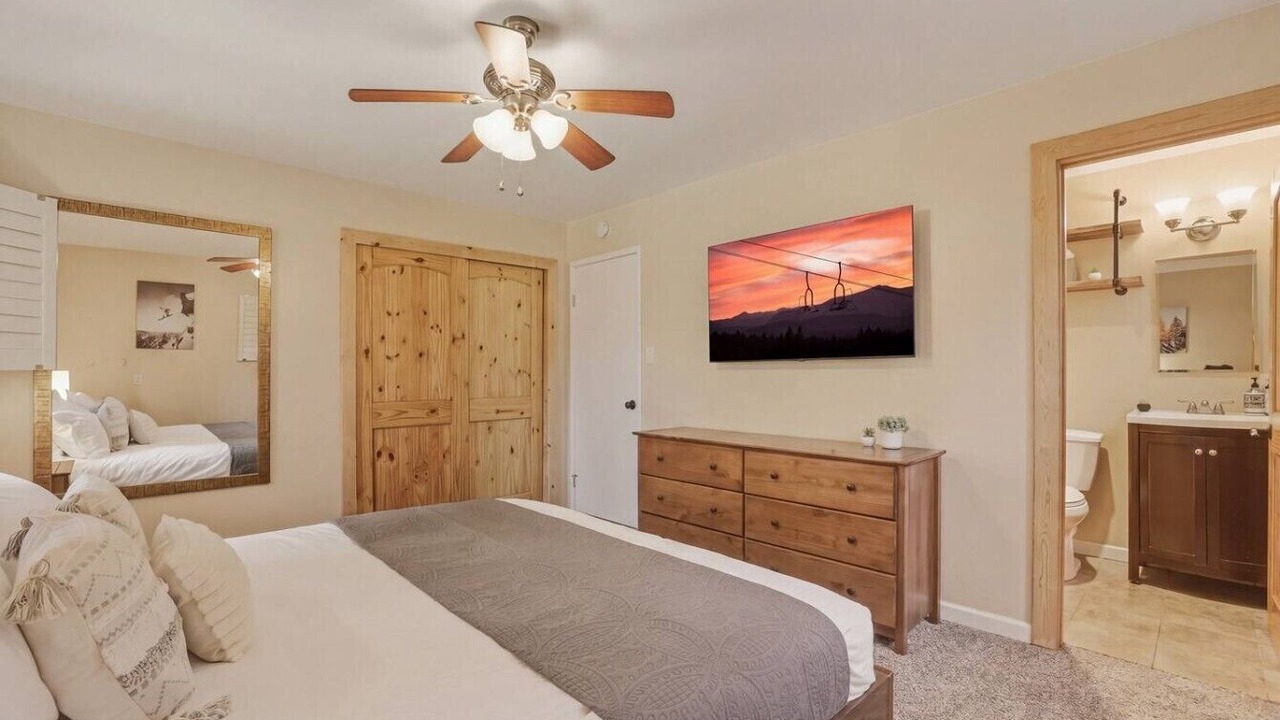 Photo of Bedroom in Tahoe Island