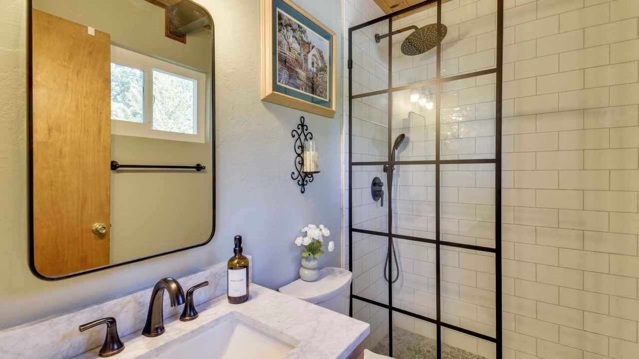 Photo of Bathroom in Groveland