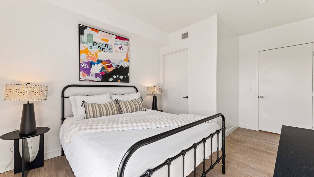 Photo of Bedroom in Koreatown
