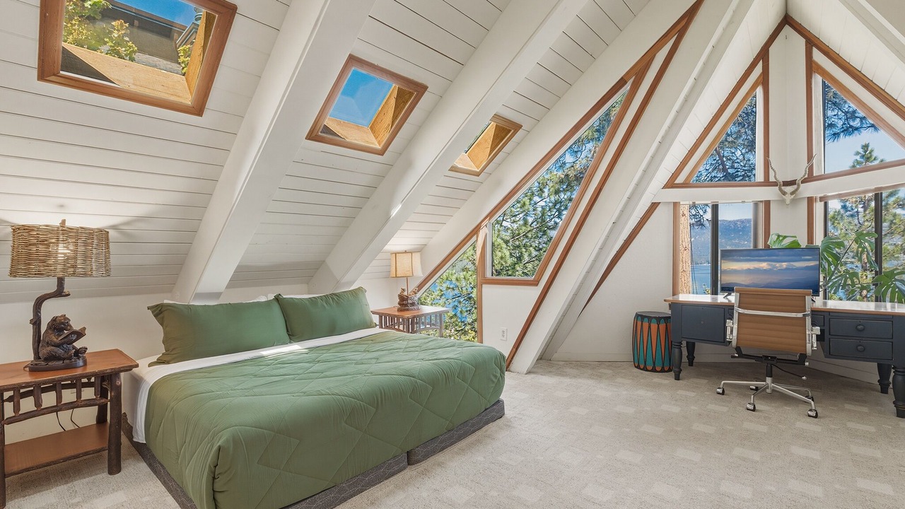 Photo of Bedroom in Crystal Bay