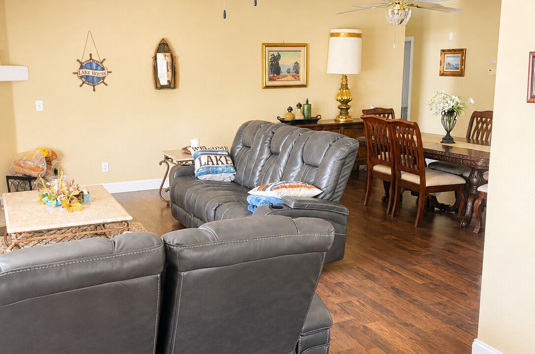 Photo of Livingroom in Sanger