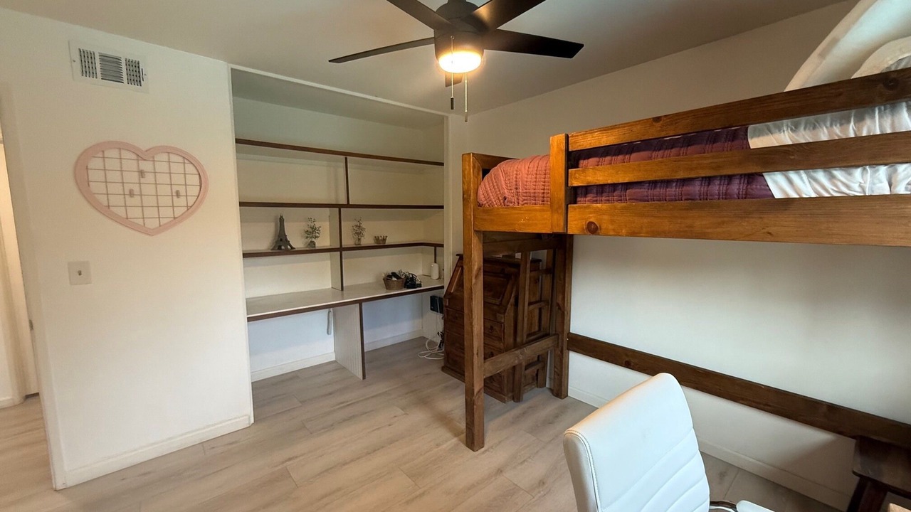 Photo of Bedroom in Harbor