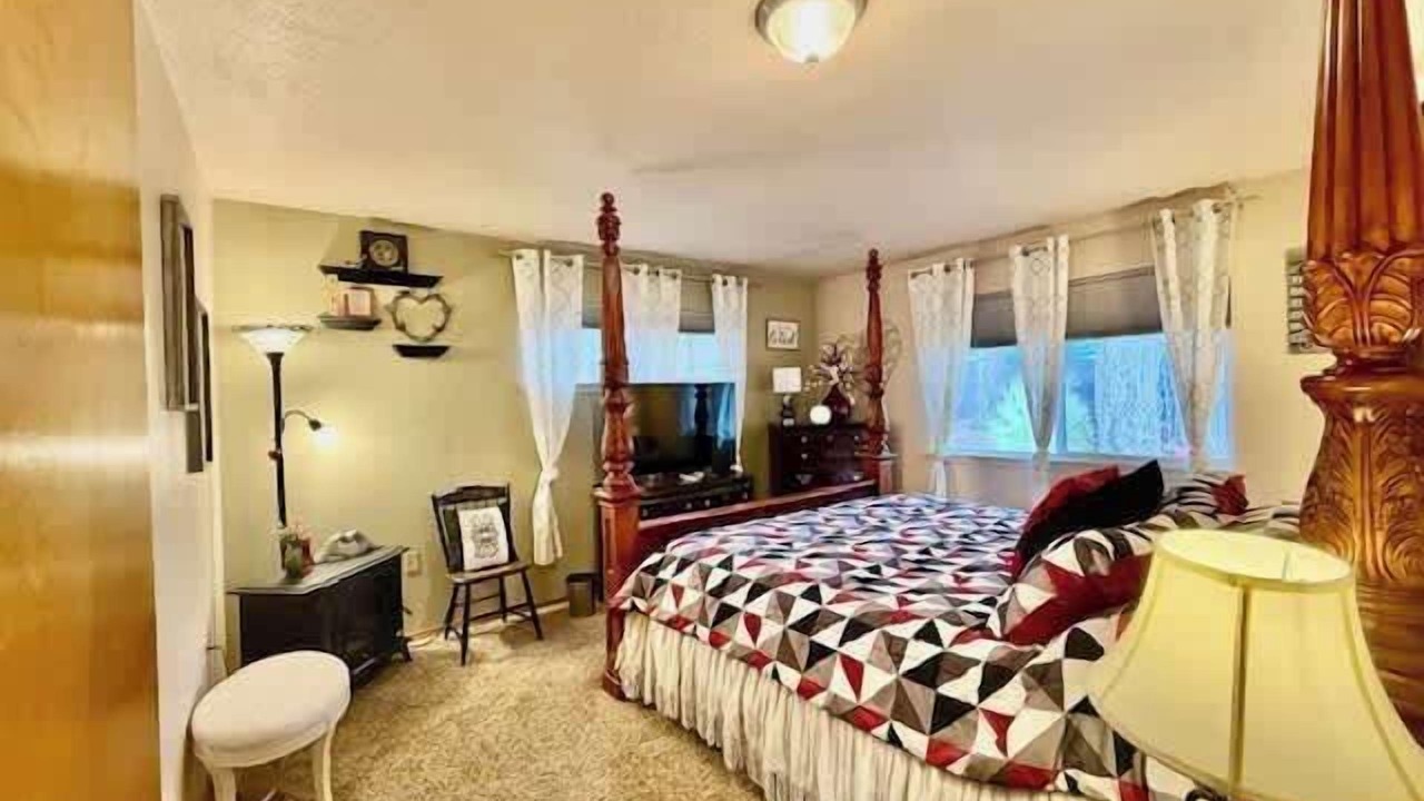 Photo of Bedroom in Hamilton Branch