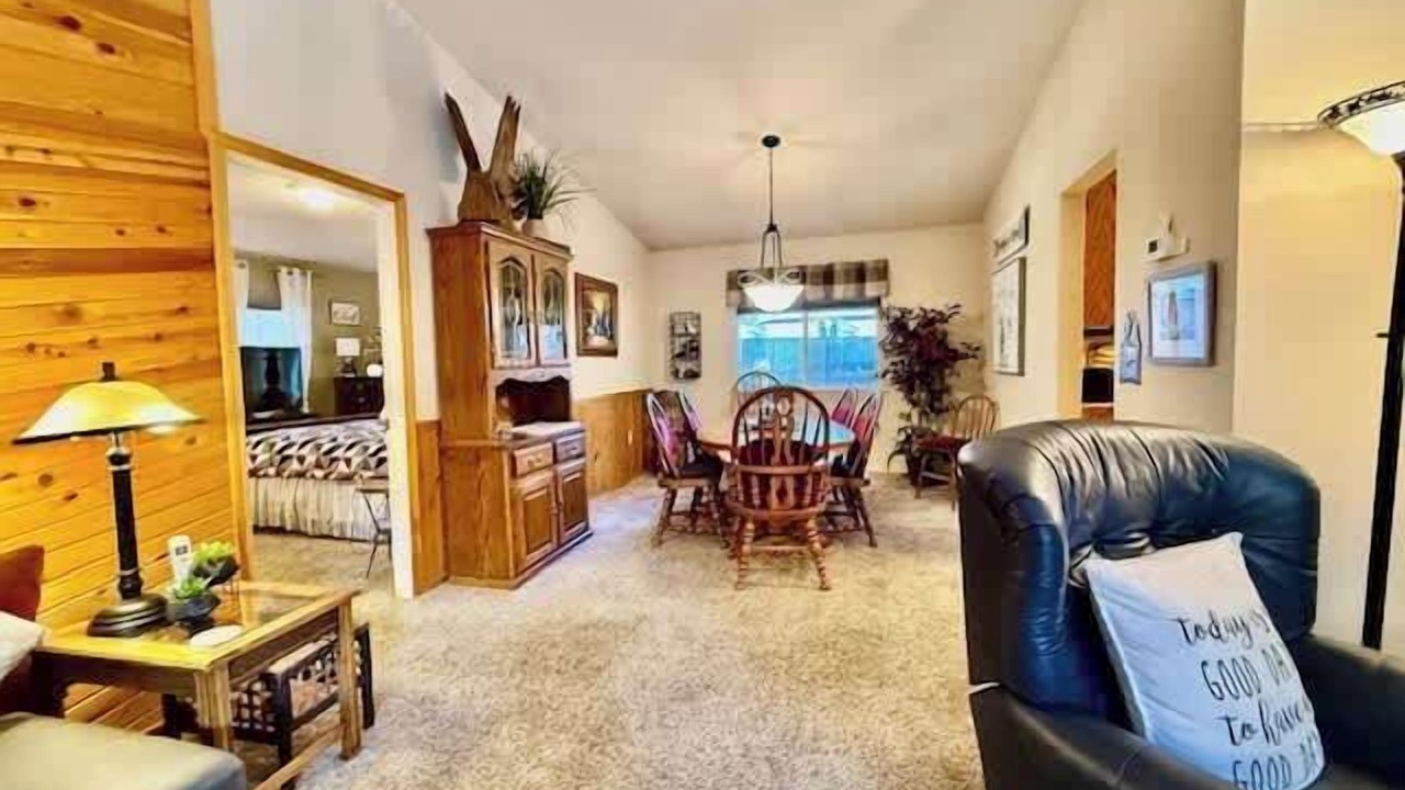 Photo of Livingroom in Hamilton Branch