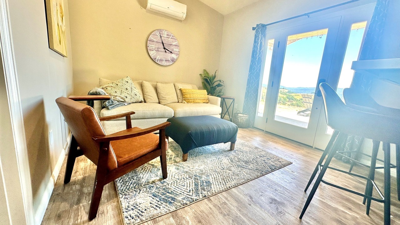 Photo of Livingroom in Templeton