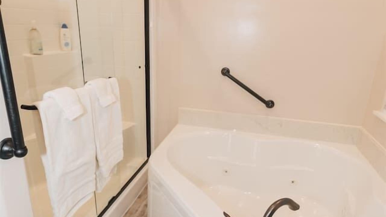 Photo of Bathroom in Templeton