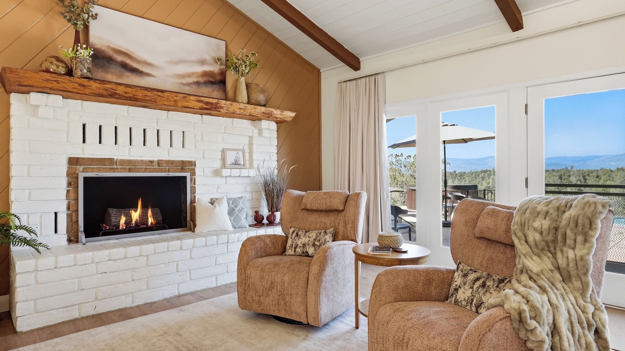 Photo of Livingroom in Coarsegold