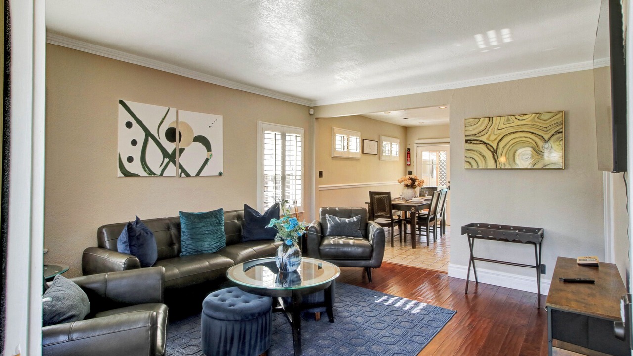Photo of Livingroom in Del Aire