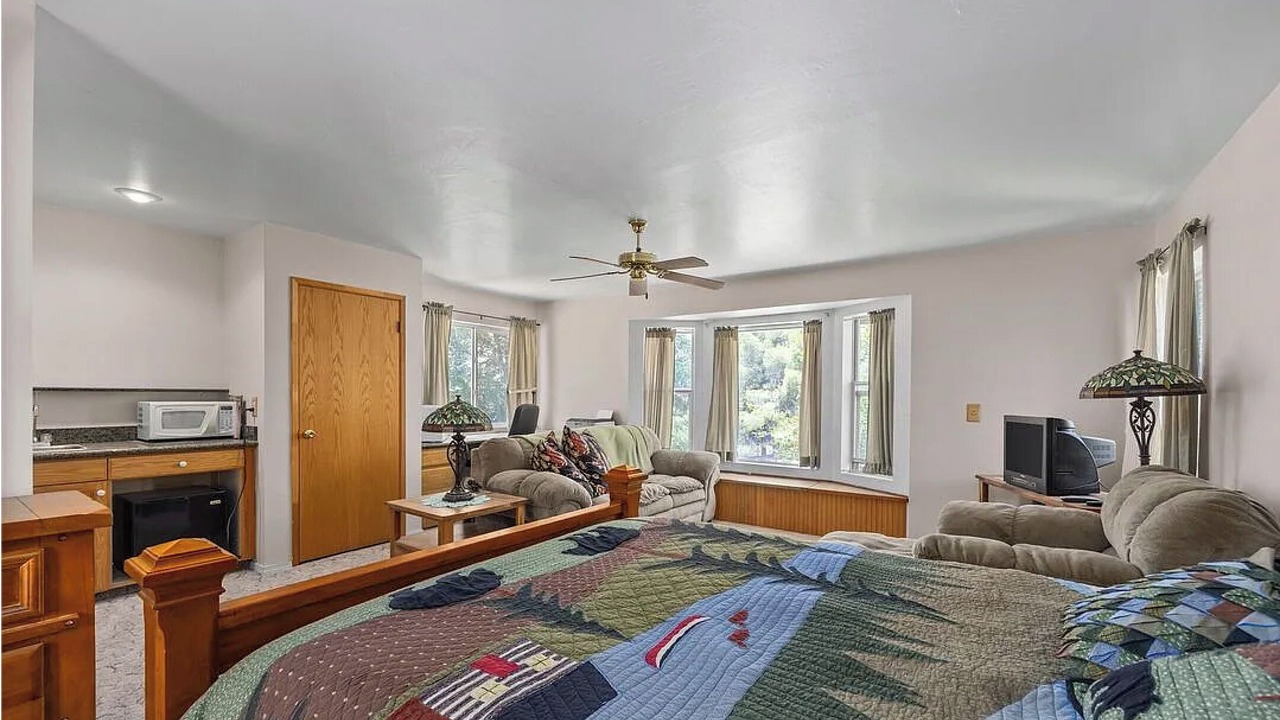Photo of Bedroom in Kernville