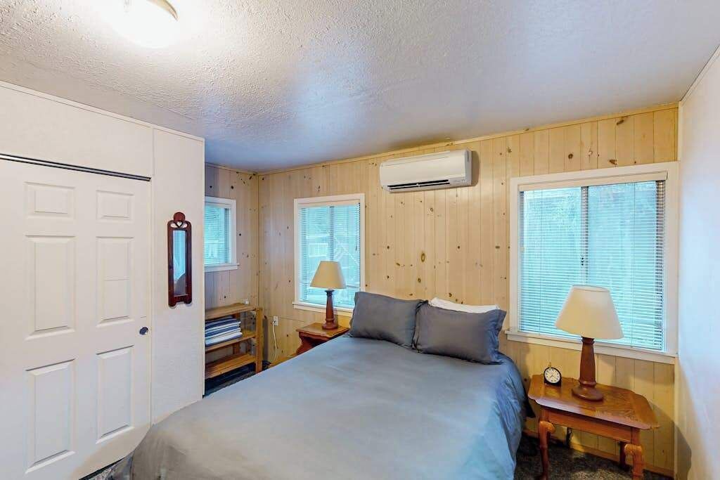 Photo of Bedroom in Guerneville