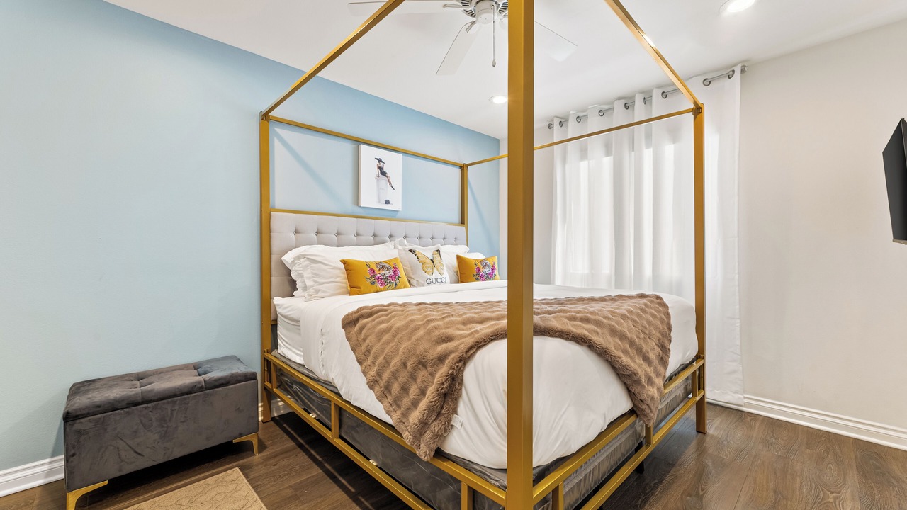 Photo of Bedroom in Los Angeles