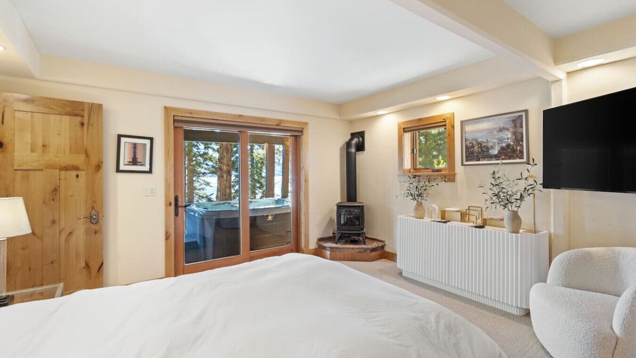 Photo of Bedroom in Crystal Bay