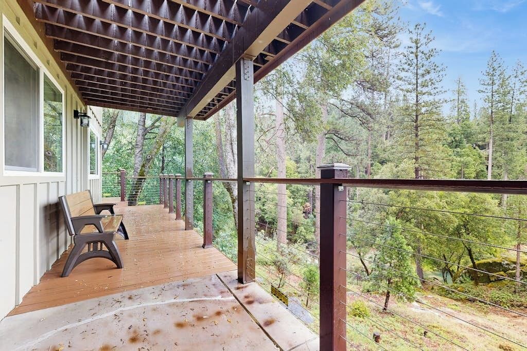 Photo of Patio Balcony in Bass Lake