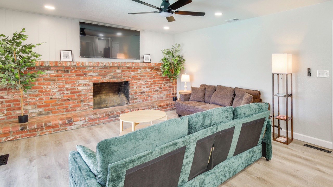 Photo of Bedroom in Raisin