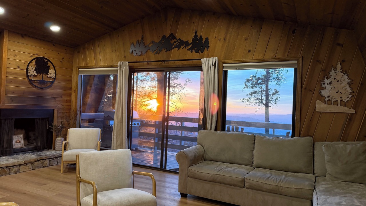 Photo of Livingroom in Dogwood Mountain