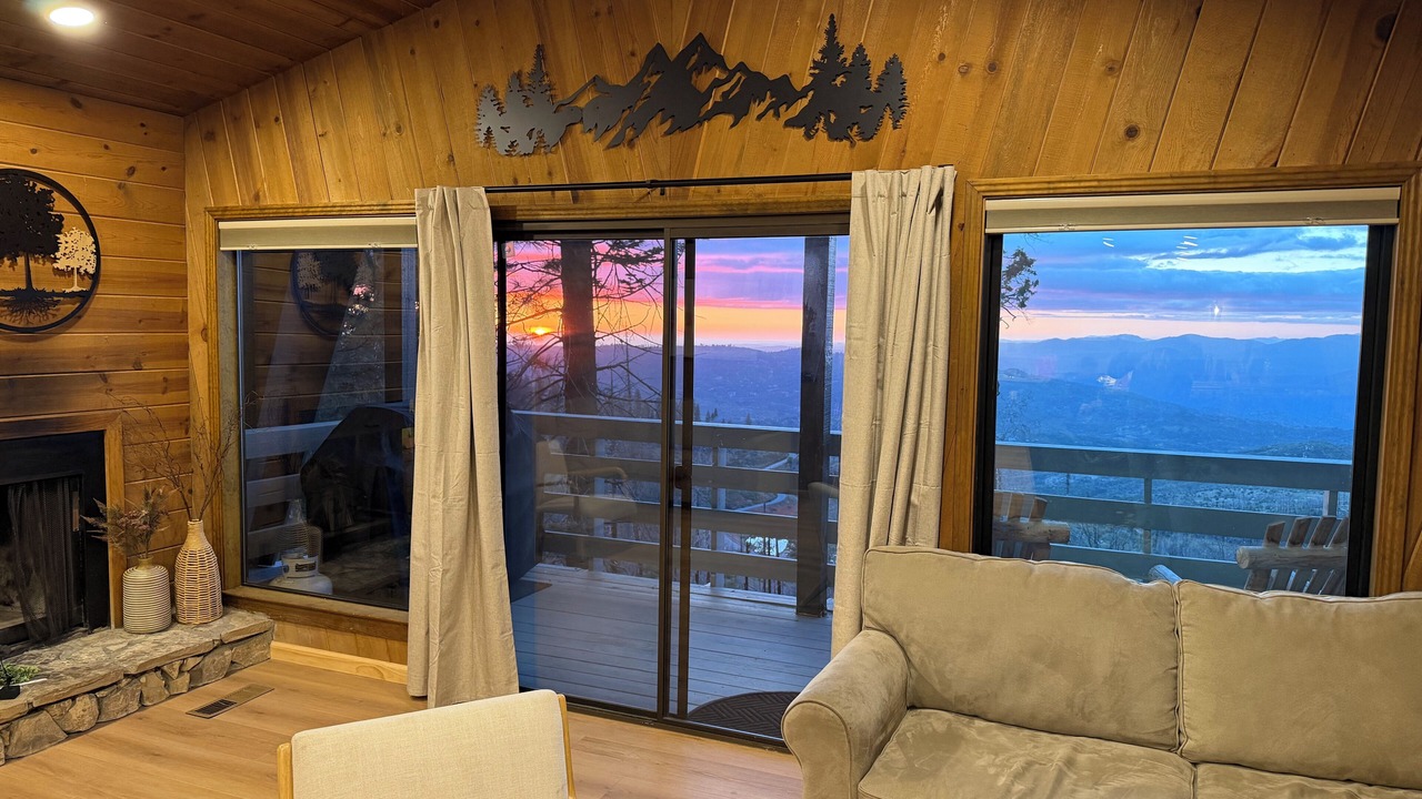 Photo of Livingroom in Dogwood Mountain