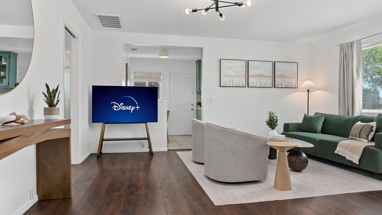 Photo of Livingroom in Fullerton