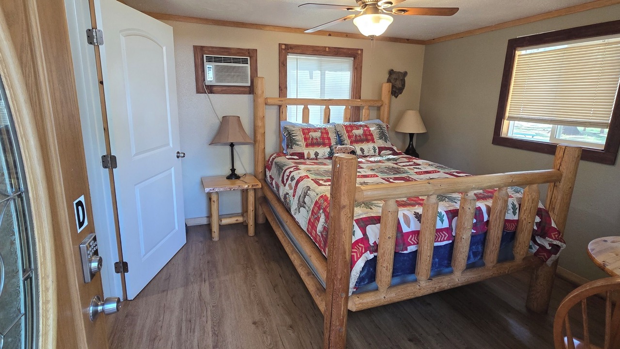 Photo of Bedroom in Shingletown